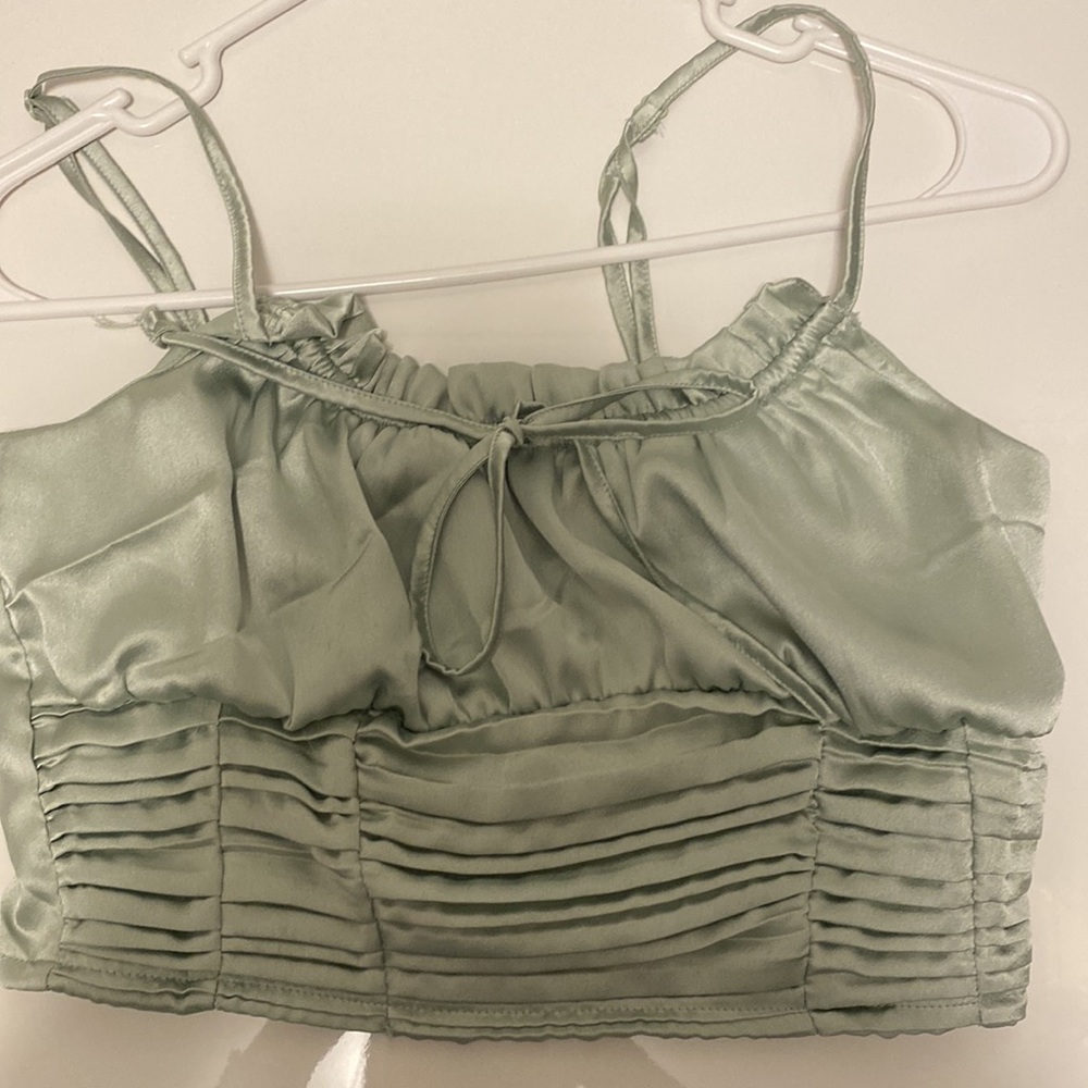 Crop top - Picture 2 of 3